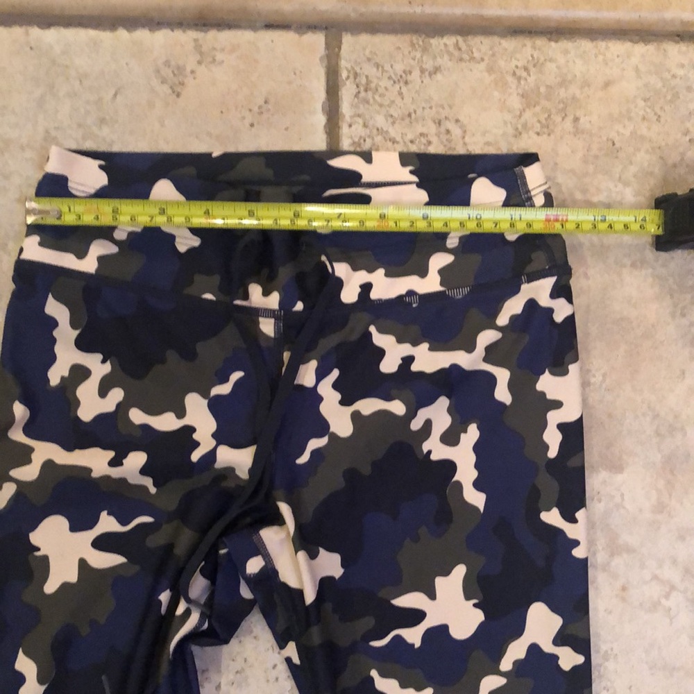 The Upside Camouflage Leggings - Picture 5 of 10